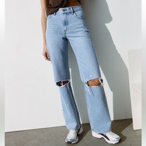 Abercrombie High Rise Loose Jean - Medium Double Knee Destory